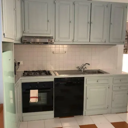 Roma-ntic Spanish Steps Apartment Rome