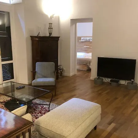 Roma-ntic Spanish Steps Apartment *