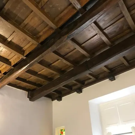 Roma-ntic Spanish Steps Apartment