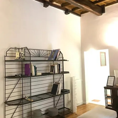 Roma-ntic Spanish Steps Apartment *